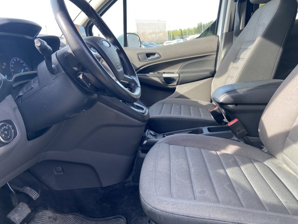 Ford - Grand Tourneo Connect - 1,5 TDCi 120 hv A8 Titanium 5-ovinen Ford - Grand Tourneo Connect - 1,5 TDCi 120 hv A8 Titanium 5-ovinen - Tila-auto