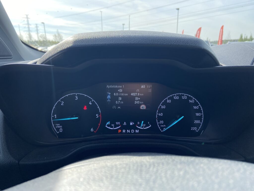 Ford - Grand Tourneo Connect - 1,5 TDCi 120 hv A8 Titanium 5-ovinen Ford - Grand Tourneo Connect - 1,5 TDCi 120 hv A8 Titanium 5-ovinen - Tila-auto