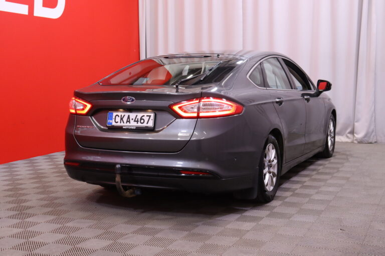 Ford - Mondeo - 1,5 TDCi 120hv ECOnetic M6 Titanium Business 5D // Vetokoukku / Navi / Bluetooth / LED / Peruutuskamera // - Viistoperä