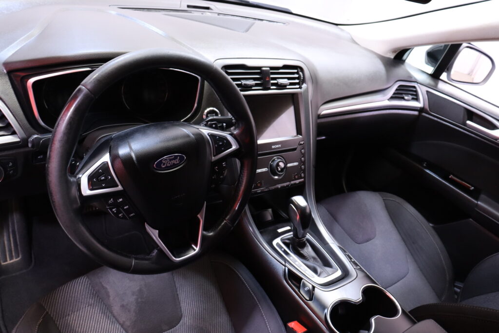 Ford - Mondeo - 2,0 TDCi 150hv PowerShift Titanium Wagon // Webasto / Tähtikatto / AppleCarPlay / Navi / LED / Kamera // Ford - Mondeo - 2,0 TDCi 150hv PowerShift Titanium Wagon // Webasto / Tähtikatto / AppleCarPlay / Navi / LED / Kamera // - Farmari