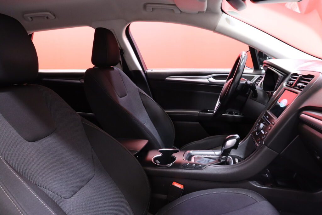Ford - Mondeo - 2,0 TDCi 150hv PowerShift Titanium Wagon // Webasto / Tähtikatto / AppleCarPlay / Navi / LED / Kamera // Ford - Mondeo - 2,0 TDCi 150hv PowerShift Titanium Wagon // Webasto / Tähtikatto / AppleCarPlay / Navi / LED / Kamera // - Farmari