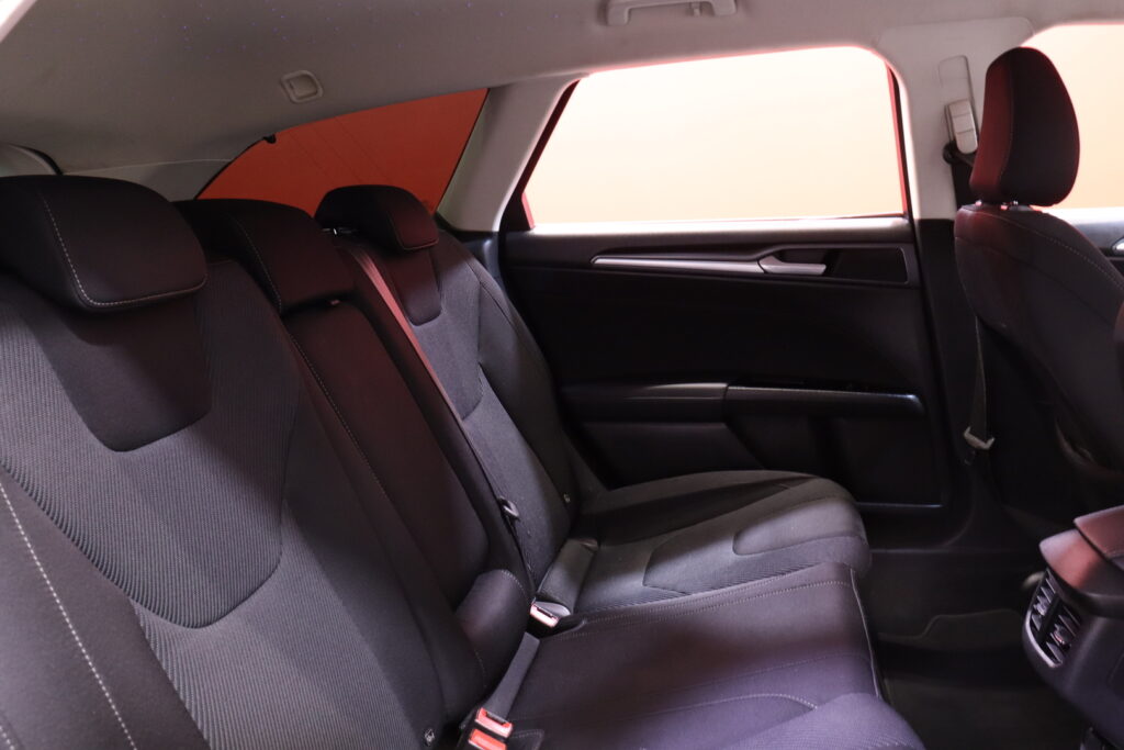 Ford - Mondeo - 2,0 TDCi 150hv PowerShift Titanium Wagon // Webasto / Tähtikatto / AppleCarPlay / Navi / LED / Kamera // Ford - Mondeo - 2,0 TDCi 150hv PowerShift Titanium Wagon // Webasto / Tähtikatto / AppleCarPlay / Navi / LED / Kamera // - Farmari