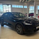 Ford - Mustang Mach-E - 75kWh 269hv A1 RWD 5-ovinen / 1-OM / Suomi-auto / Juuri huolettu / - Maastoauto