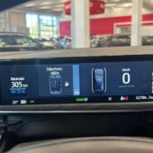Ford - Mustang Mach-E - 75kWh 269hv A1 RWD 5-ovinen / 1-OM / Suomi-auto / Juuri huolettu / - Maastoauto