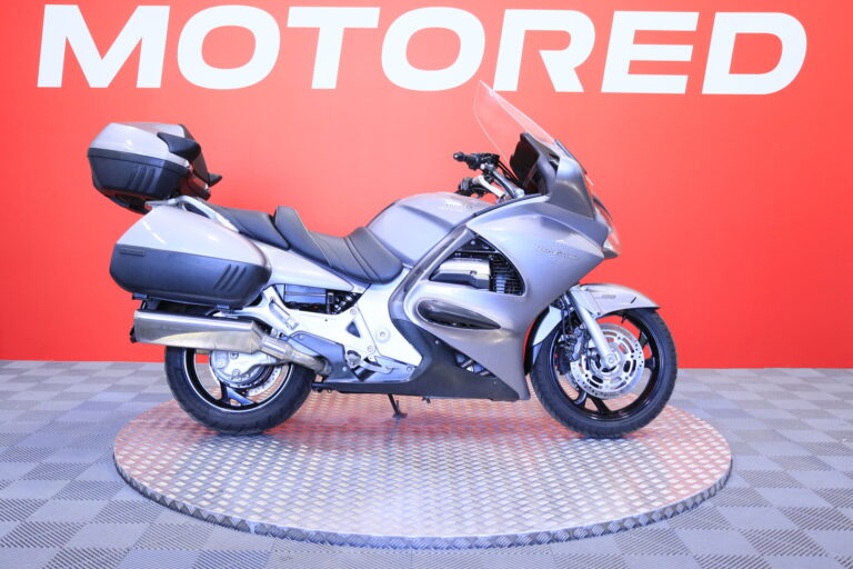HONDA - ST - 1300 Pan European ABS // Juuri saapunut / ABS / Laukku / Sähköinen tuulilasi // - Moottoripyörä