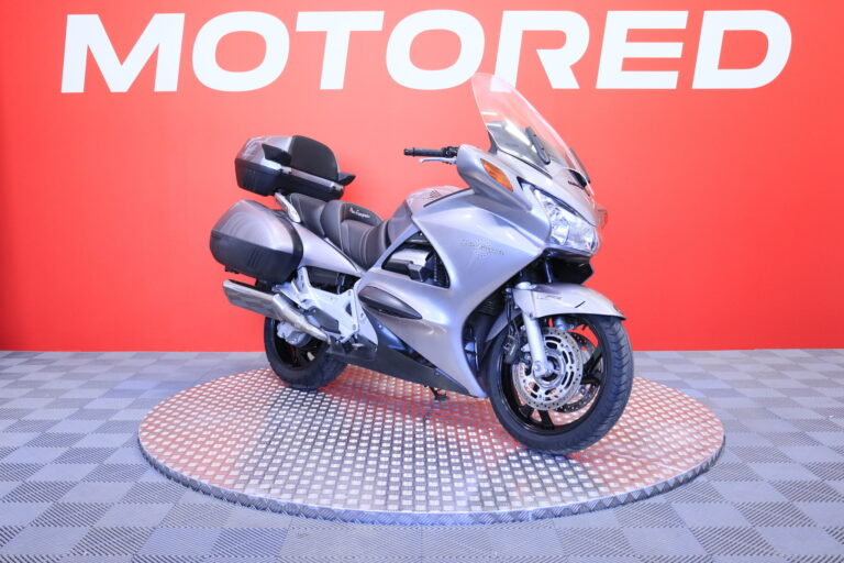 HONDA - ST - 1300 Pan European ABS // Juuri saapunut / ABS / Laukku / Sähköinen tuulilasi // - Moottoripyörä