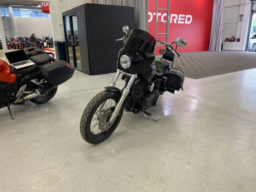 Harley-Davidson - DYNA - FXDBI Dyna Street Bob // Juuri saapunut! / Suomi-pyörä / Huoltokirja / V&H / Laukut // Harley-Davidson - DYNA - FXDBI Dyna Street Bob // Juuri saapunut! / Suomi-pyörä / Huoltokirja / V&H / Laukut // - Moottoripyörä