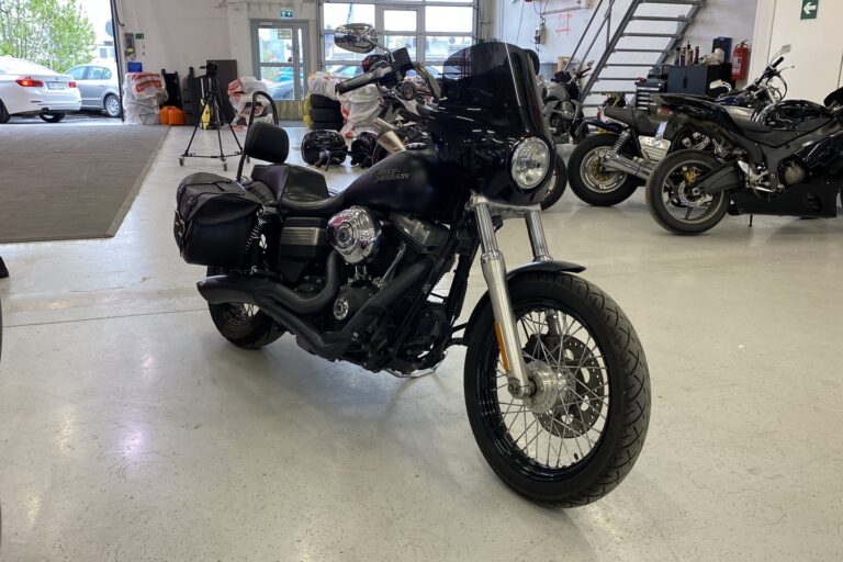 Harley-Davidson - DYNA - FXDBI Dyna Street Bob // Juuri saapunut! / Suomi-pyörä / Huoltokirja / V&H / Laukut // - Moottoripyörä