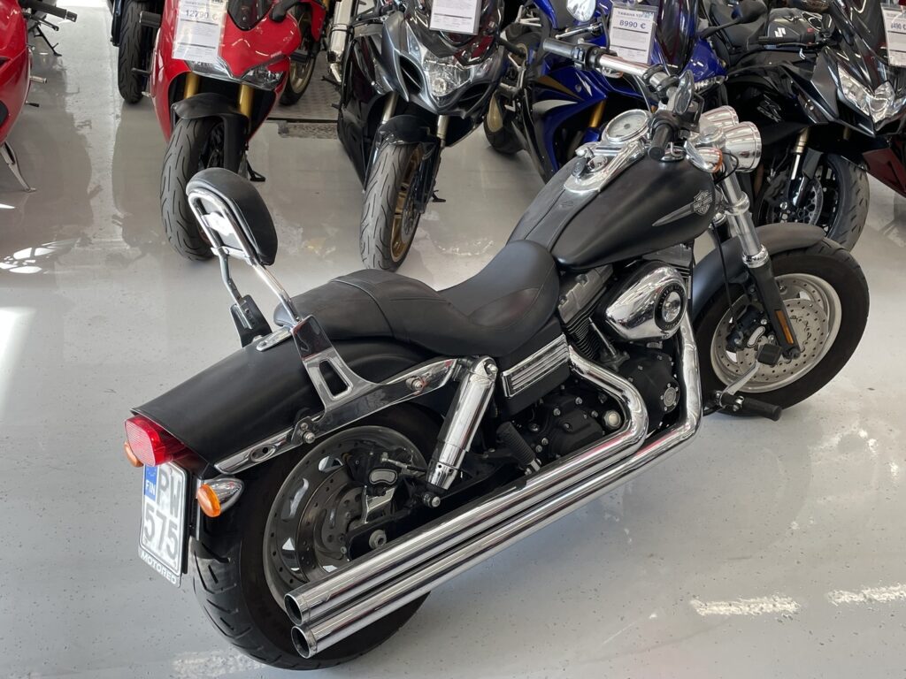 Harley-Davidson - DYNA - FXDF Dyna Fat Bob // Suomipyörä / V&H / Huoltokirja / Sissybar Harley-Davidson - DYNA - FXDF Dyna Fat Bob // Suomipyörä / V&H / Huoltokirja / Sissybar - Moottoripyörä