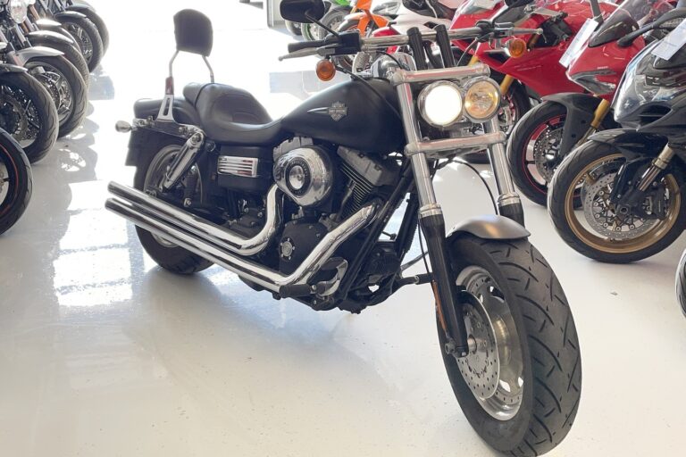 Harley-Davidson - DYNA - FXDF Dyna Fat Bob // Suomipyörä / V&H / Huoltokirja / Sissybar - Moottoripyörä