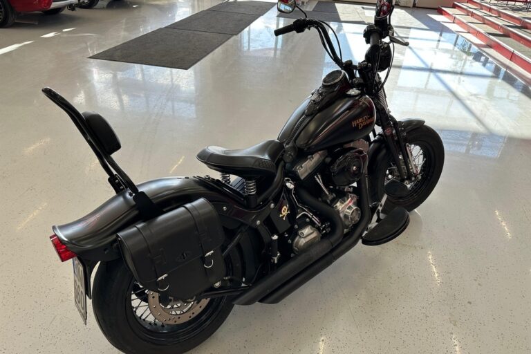Harley-Davidson - SOFTAIL - FLSTSB X-Bones // Suomi-pyörä / Bassani / Juuri saapunut // - Moottoripyörä