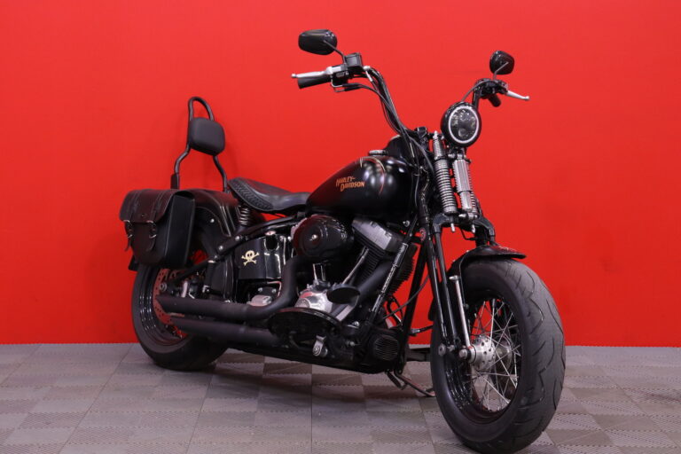 Harley-Davidson - SOFTAIL - FLSTSB X-Bones // Suomi-pyörä / Bassani / Juuri saapunut // - Moottoripyörä