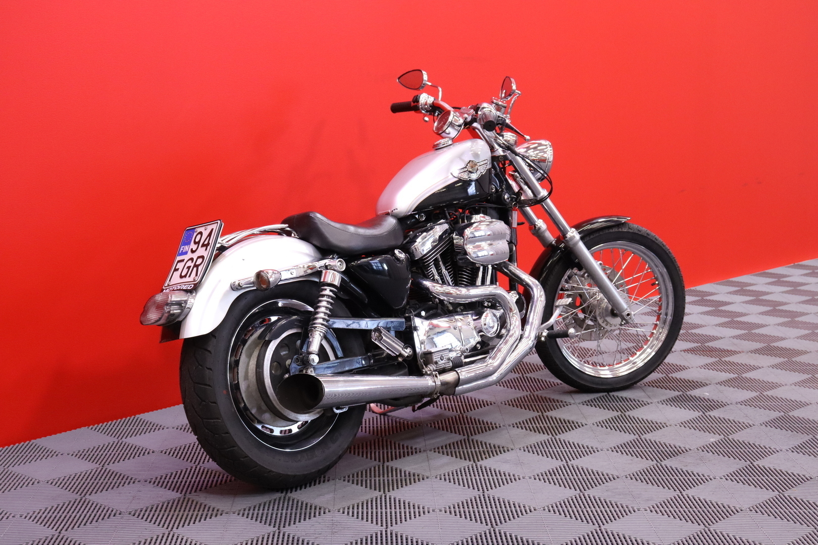 Harley-Davidson - SPORTSTER - XL 1200 C Sportster Custom / Custom Putkisto / LED // - Moottoripyörä