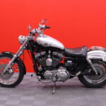 Harley-Davidson - SPORTSTER - XL 1200 C Sportster Custom / Custom Putkisto / LED // - Moottoripyörä