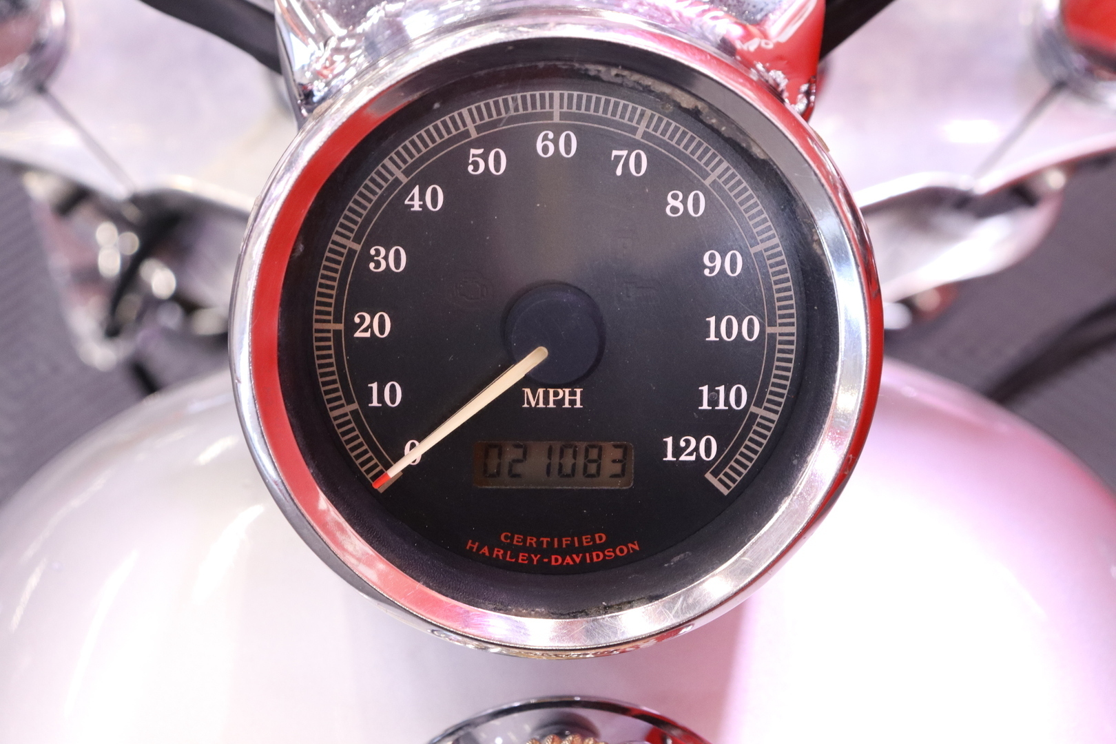 Harley-Davidson - SPORTSTER - XL 1200 C Sportster Custom / Custom Putkisto / LED // - Moottoripyörä