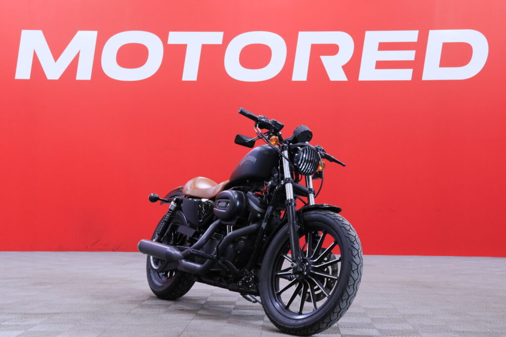 Harley-Davidson - Sportster - XL 883 N IRON // Cobra putkisto / Custom satula // - Moottoripyörä