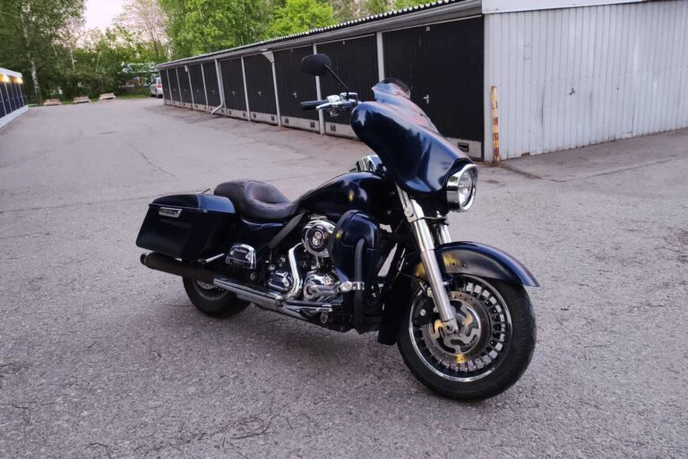 Harley-Davidson - TOURING - FLTHTK Electra Glide Ultra Limited // Öhlins / Popit / Laukut /Vakkari // - Moottoripyörä