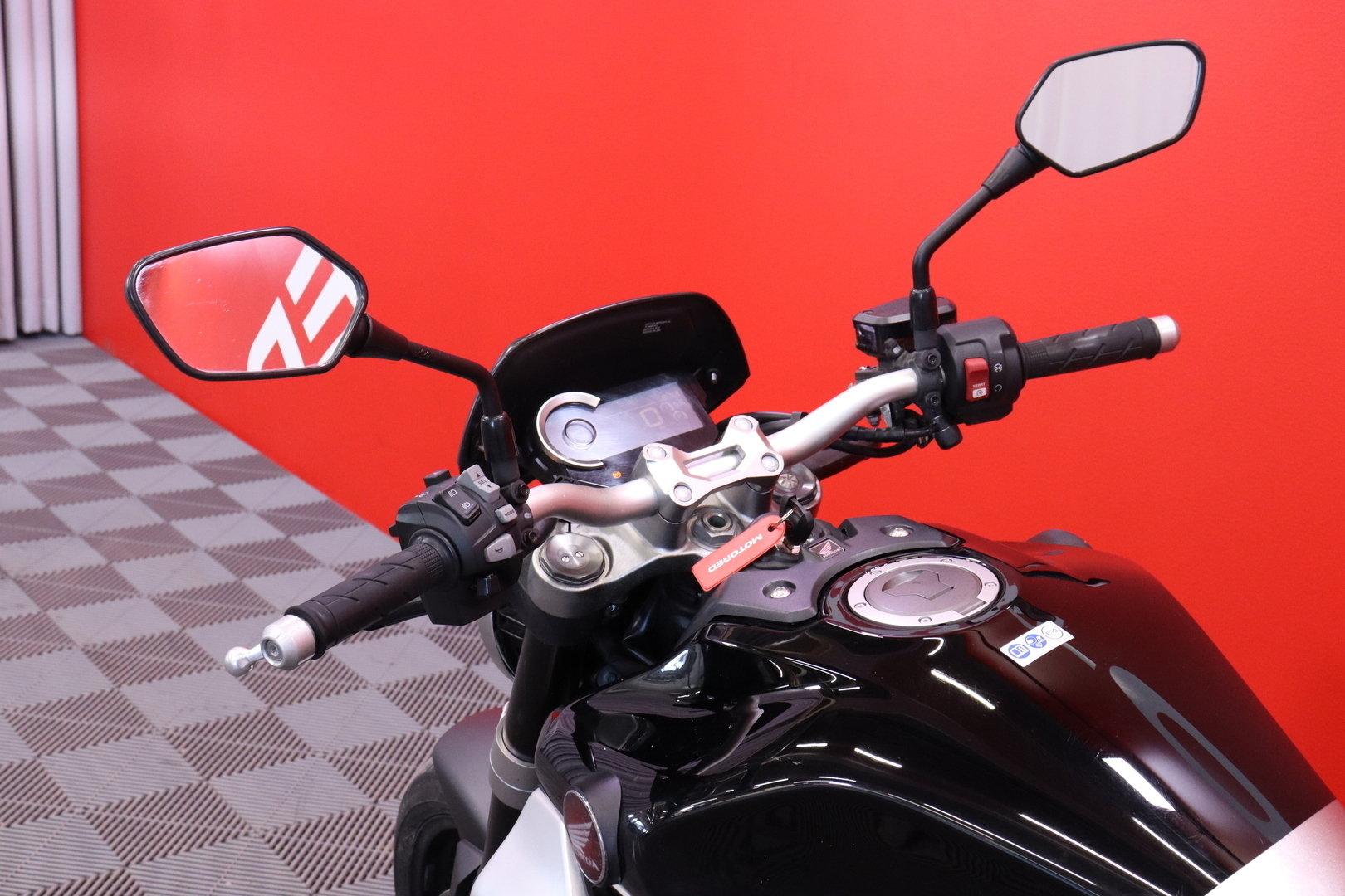 Honda - CB - 1000R // Yoshimura / Ajomodet / ABS / Huoltokirja / LED // - Moottoripyörä