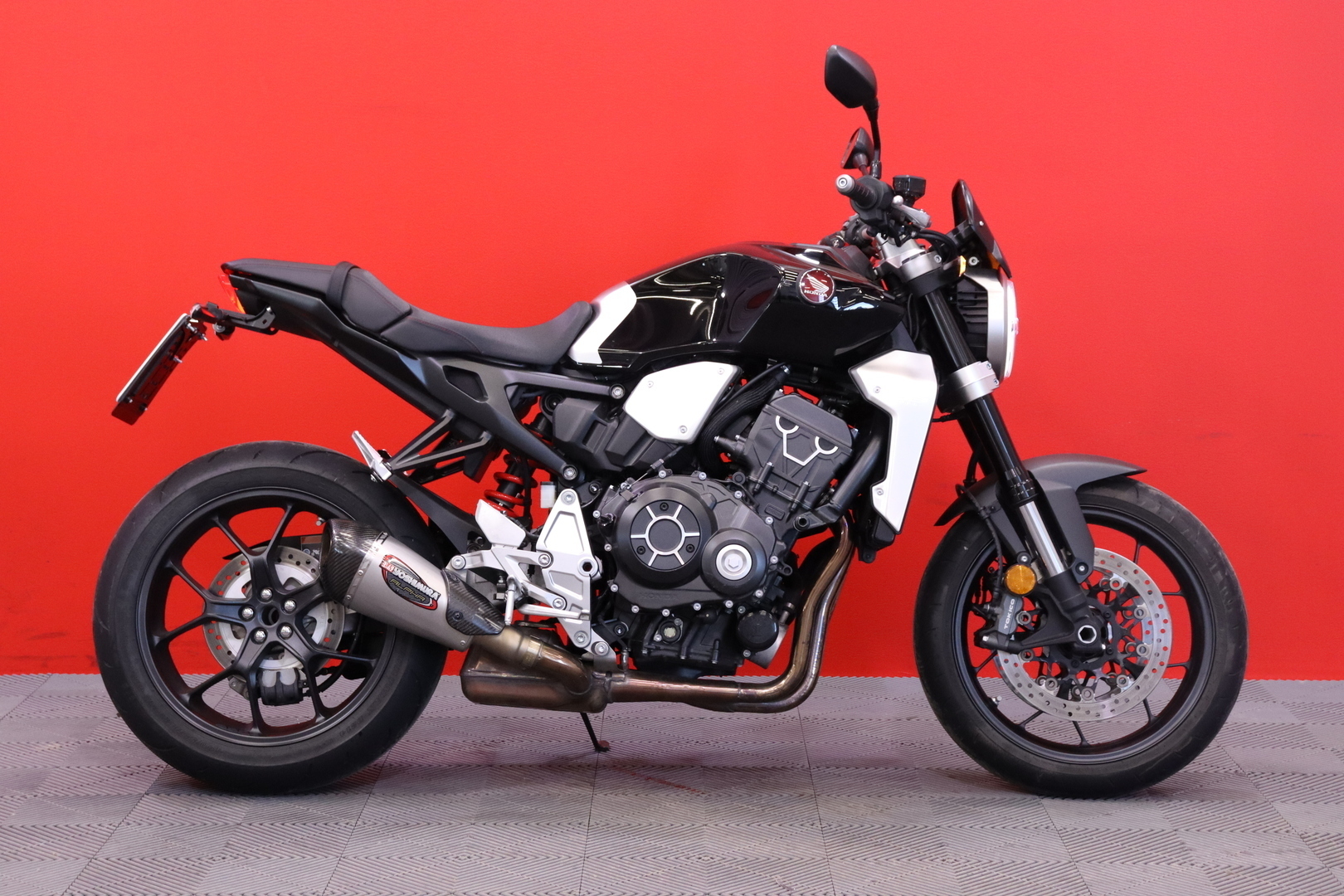 Honda - CB - 1000R // Yoshimura / Ajomodet / ABS / Huoltokirja / LED // - Moottoripyörä