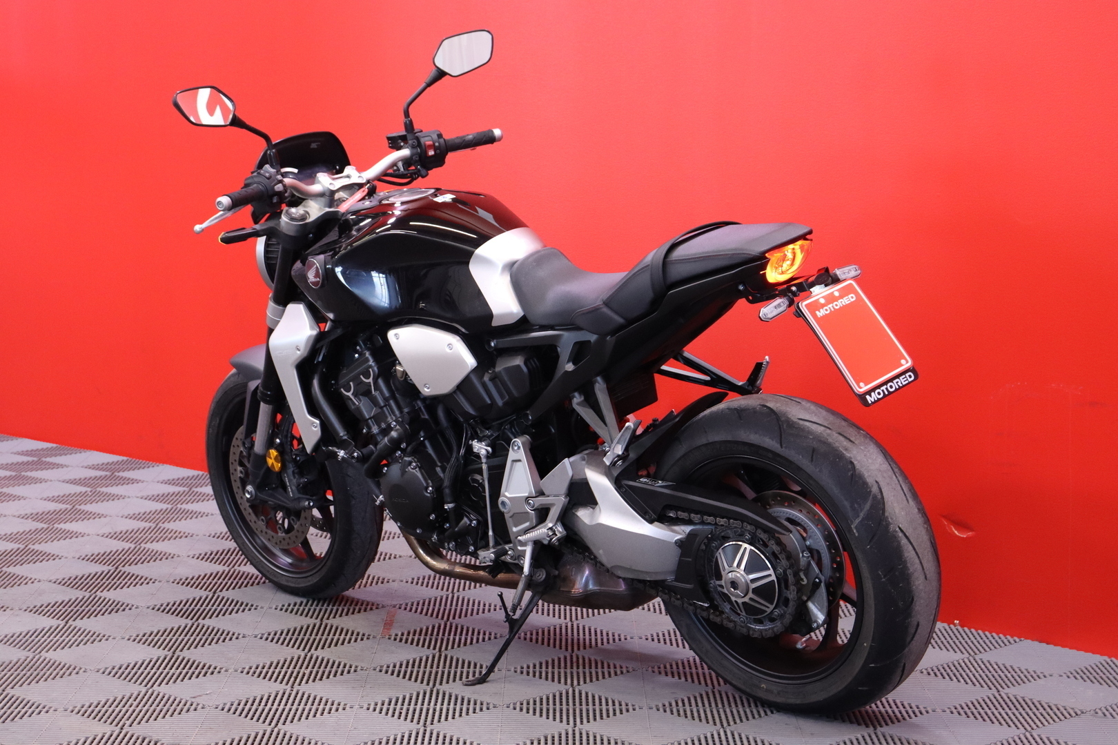 Honda - CB - 1000R // Yoshimura / Ajomodet / ABS / Huoltokirja / LED // - Moottoripyörä