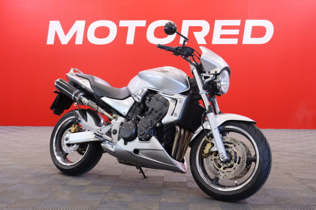 Honda - CB - 900 F Hornet // Suomi-pyörä / Erittäin hienossa kunnossa! / Huoltomuistio / Slipari // - Moottoripyörä