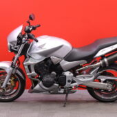 Honda - CB - 900 F Hornet // Suomi-pyörä / Erittäin hienossa kunnossa! / Huoltomuistio / Slipari // - Moottoripyörä