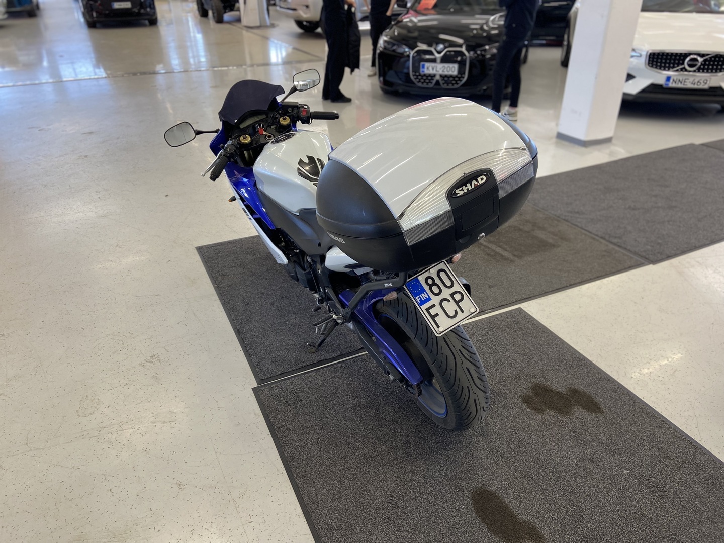 Honda - CBR - 600 F // Akrapovic / Huoltokirja / Takalaukku // - Moottoripyörä