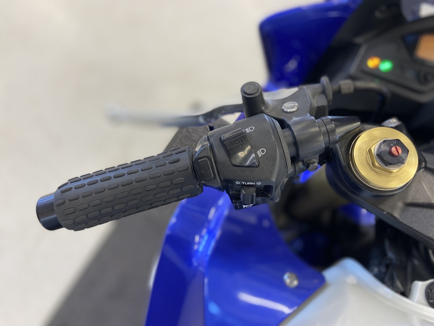 Honda - CBR - 600 F // Akrapovic / Huoltokirja / Takalaukku // - Moottoripyörä