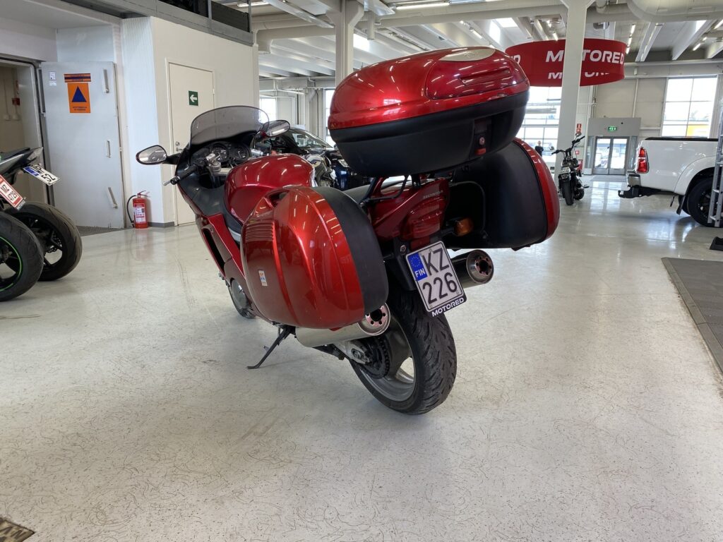 Honda - CBR - 1100 XX Super Blackbird // Suomi-pyörä / 3x Laukut / H.I.S.S. // Honda - CBR - 1100 XX Super Blackbird // Suomi-pyörä / 3x Laukut / H.I.S.S. // - Moottoripyörä