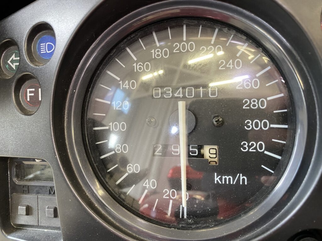 Honda - CBR - 1100 XX Super Blackbird // Suomi-pyörä / 3x Laukut / H.I.S.S. // Honda - CBR - 1100 XX Super Blackbird // Suomi-pyörä / 3x Laukut / H.I.S.S. // - Moottoripyörä