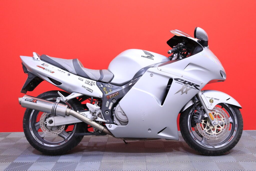 Honda - CBR - 1100 XX Super Blackbird / Myydään Huutokaupat.com! Honda - CBR - 1100 XX Super Blackbird / Myydään Huutokaupat.com! - Moottoripyörä