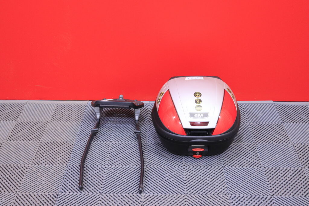 Honda - CBR - 1100 XX Super Blackbird / Myydään Huutokaupat.com! Honda - CBR - 1100 XX Super Blackbird / Myydään Huutokaupat.com! - Moottoripyörä