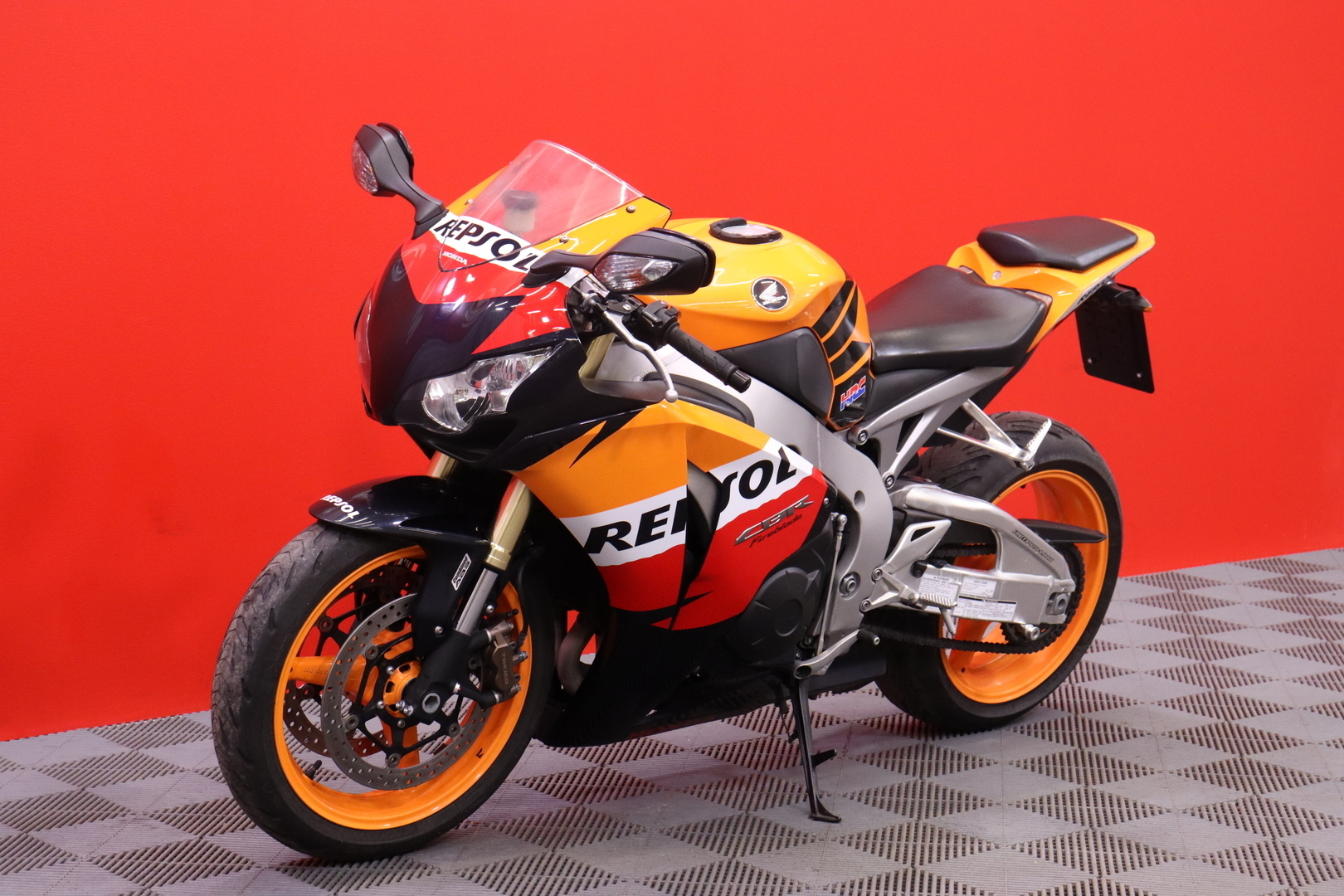 Honda - CBR - 1000 RR Fireblade // Suomi-Pyörä / Akrapovic / ABS / Huoltokirja // - Moottoripyörä