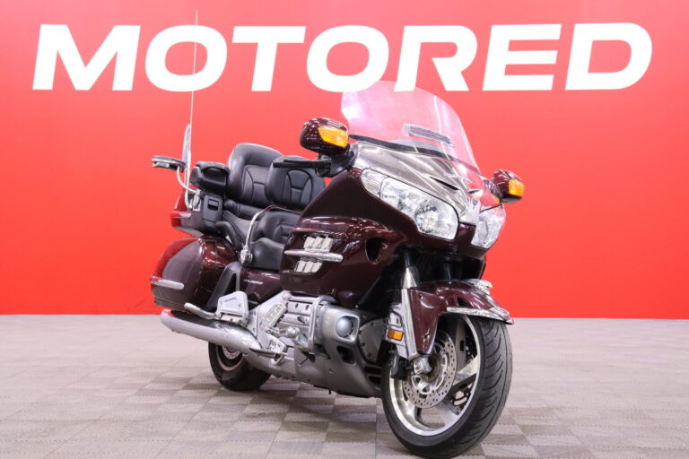 Honda - GL - 1800 GoldWing / Juuri saapunut! // Supervarusteet! / Airbag / Navi / Vakkari / Pakki / Radio // - Moottoripyörä