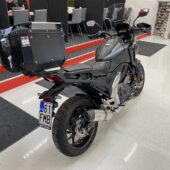 Honda - NC - 750XD // Juuri saapunut! / 1. Om / Suomipyörä / Tehdastakuu / Takalaukku / Leovince // - Moottoripyörä