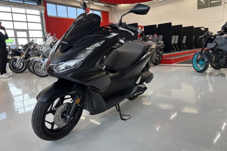 Honda - PCX - 125 // Myydään Huutokaupat.com // - Moottoripyörä