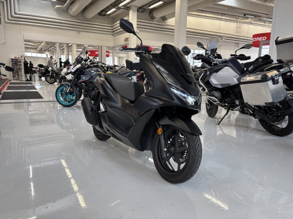 Honda - PCX - 125 // Myydään Huutokaupat.com // - Moottoripyörä