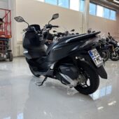 Honda - PCX - 125 // Myydään Huutokaupat.com // - Moottoripyörä