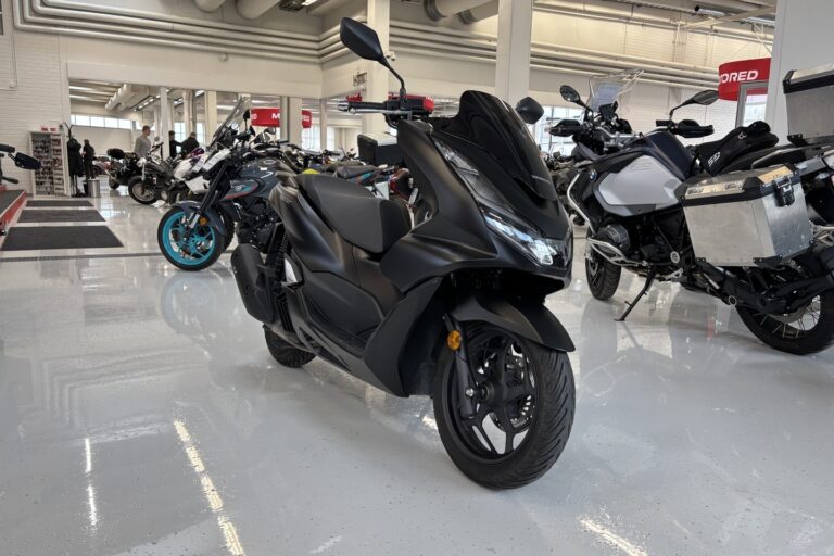 Honda - PCX - 125 // Myydään Huutokaupat.com // - Moottoripyörä
