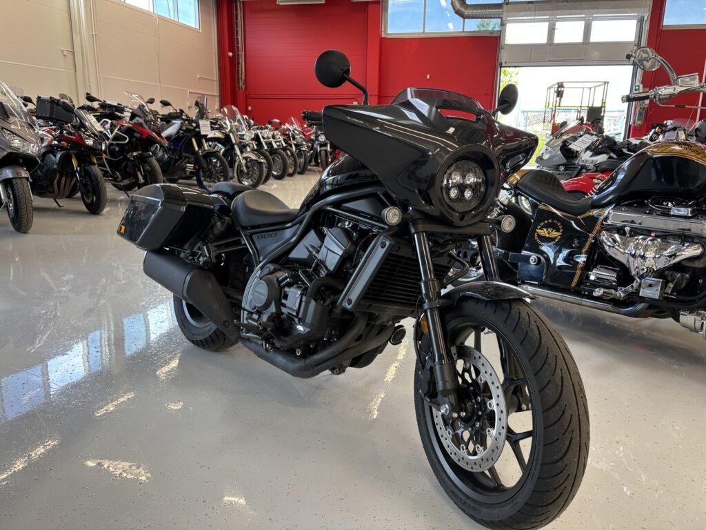 Honda - REBEL - 1100 DCT Touring // Juuri saapunut! / Automaatti / 2x laukut / Vakkari // - Moottoripyörä
