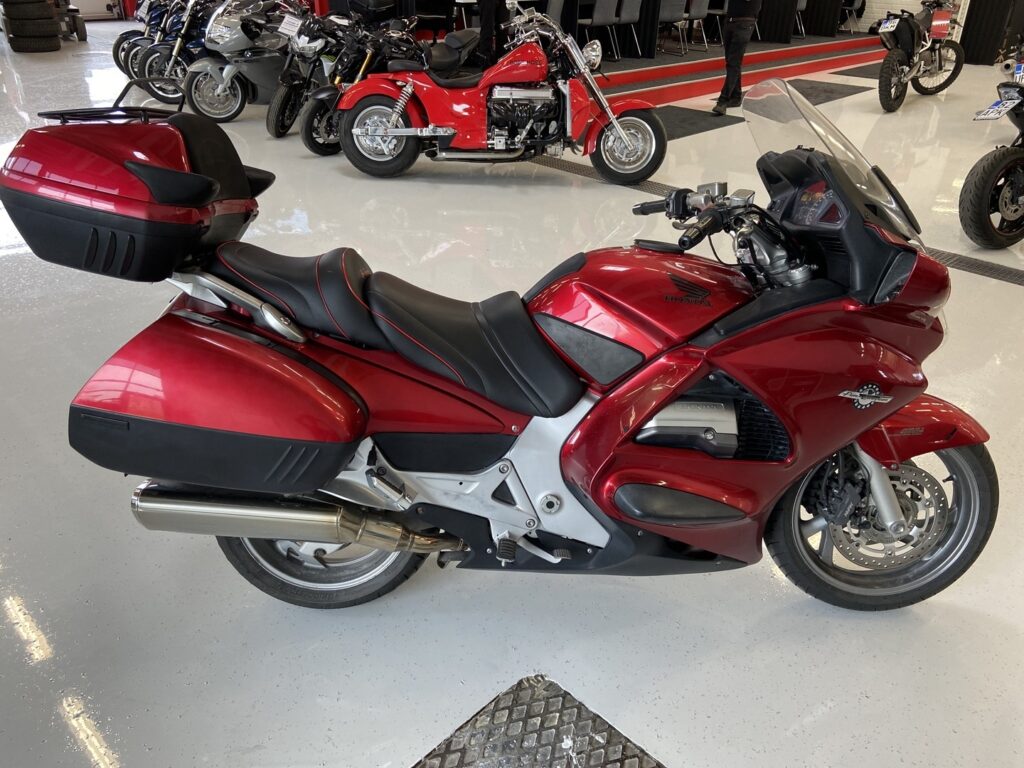 Honda - ST - 1300 Pan European ABS // Geelipenkki / 3x-laukut / Suomi-pyörä // Honda - ST - 1300 Pan European ABS // Geelipenkki / 3x-laukut / Suomi-pyörä // - Moottoripyörä