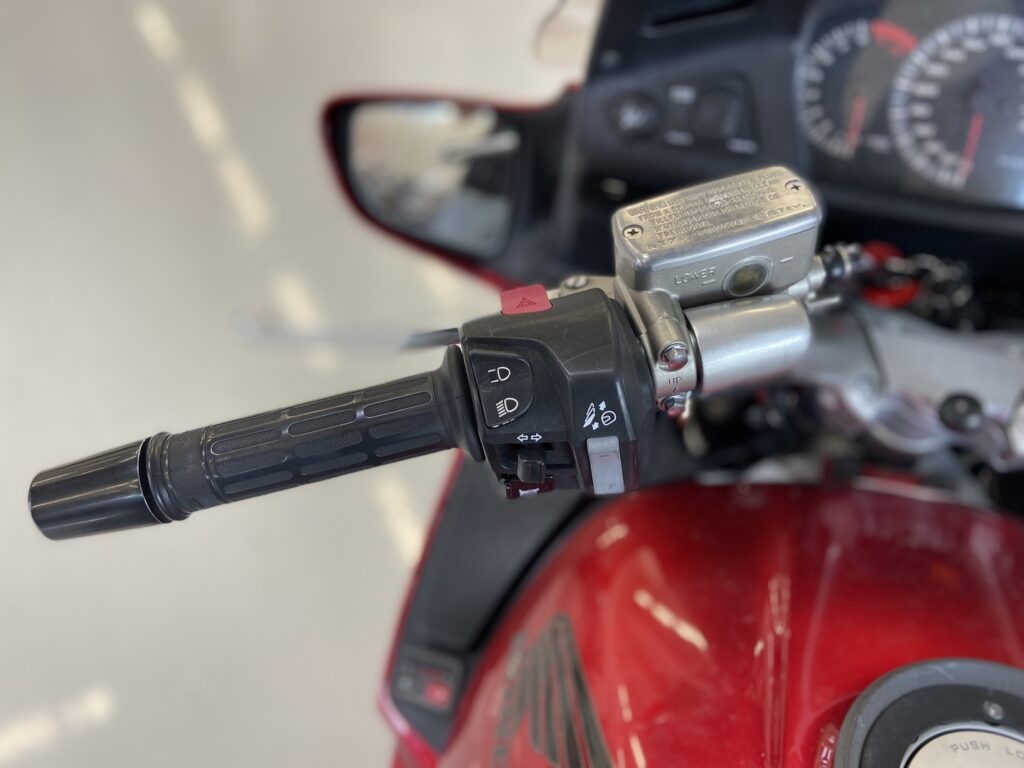 Honda - ST - 1300 Pan European ABS // Geelipenkki / 3x-laukut / Suomi-pyörä // Honda - ST - 1300 Pan European ABS // Geelipenkki / 3x-laukut / Suomi-pyörä // - Moottoripyörä