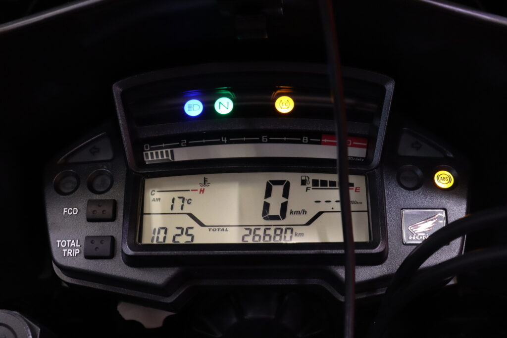 tuotekuva-Honda-VFR-33-MEY-2026-05-04-115506-16 tuotekuva-Honda-VFR-33-MEY-2026-05-04-115506-16