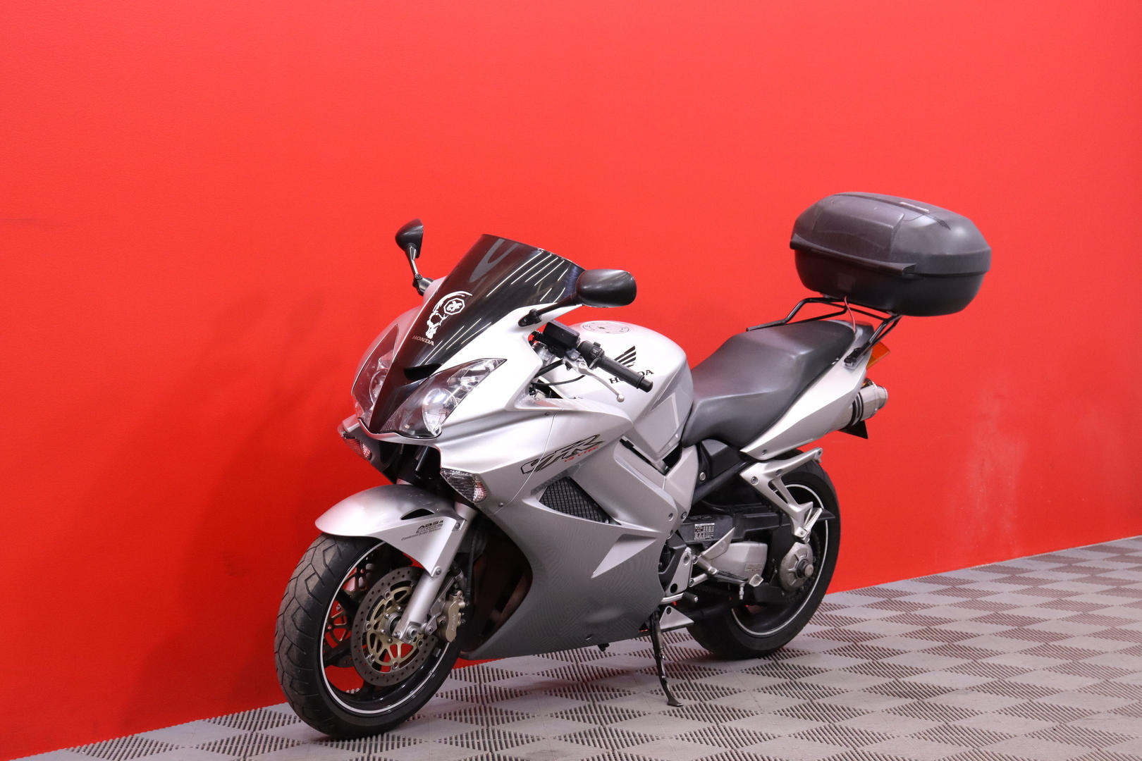 Honda - VFR - 800 VTEC // Huoltokirja / Delkevic / DCBS / Xenon / Kahvanlämmittimet / ABS // - Moottoripyörä