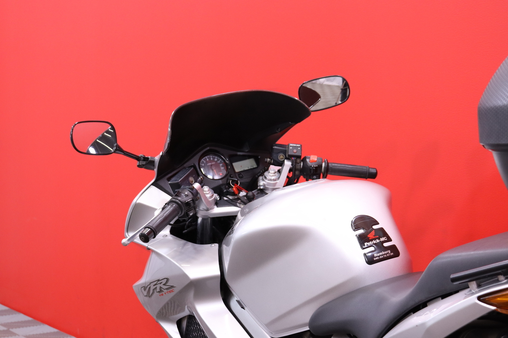 Honda - VFR - 800 VTEC // Huoltokirja / Delkevic / DCBS / Xenon / Kahvanlämmittimet / ABS // - Moottoripyörä