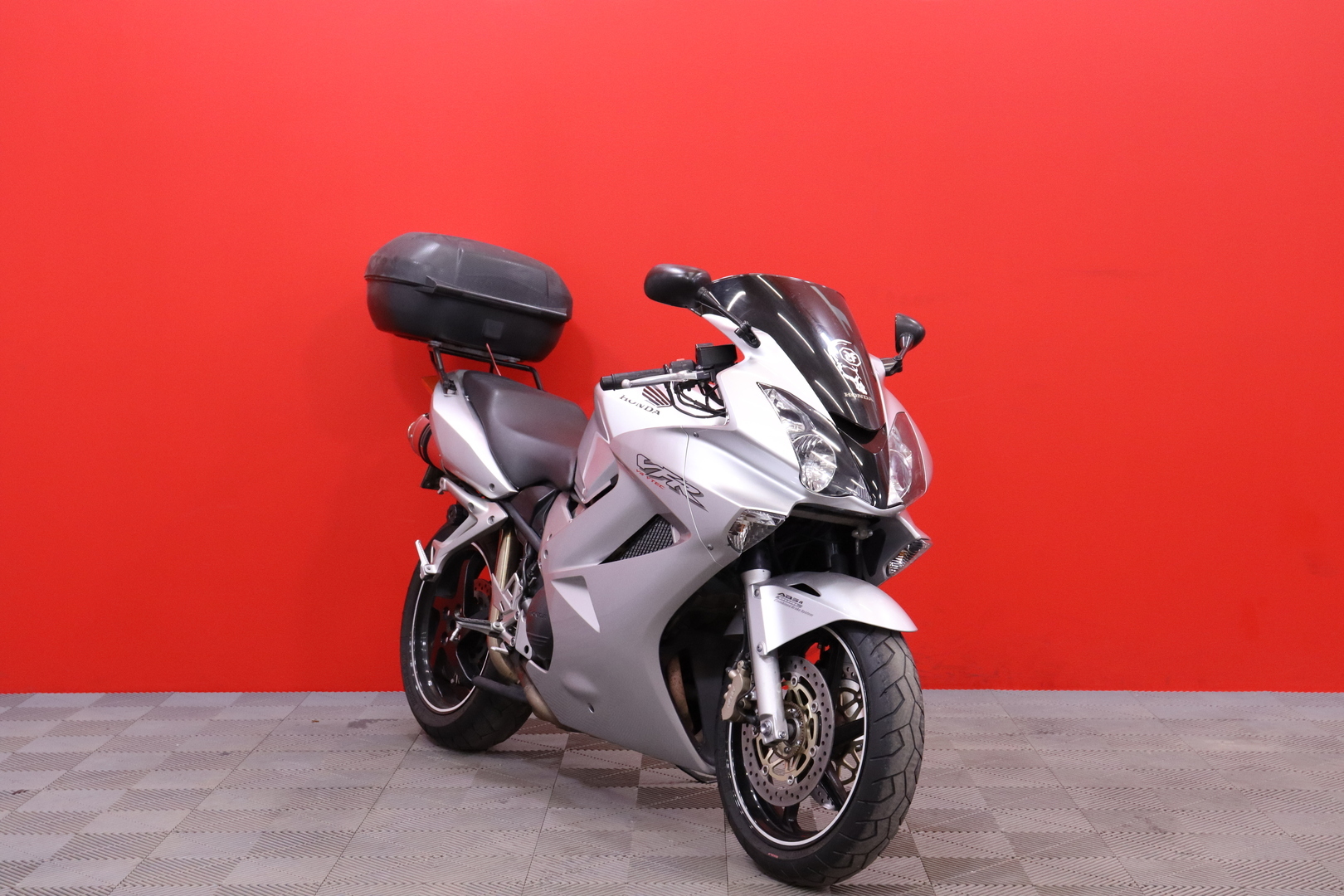 Honda - VFR - 800 VTEC // Huoltokirja / Delkevic / DCBS / Xenon / Kahvanlämmittimet / ABS // - Moottoripyörä