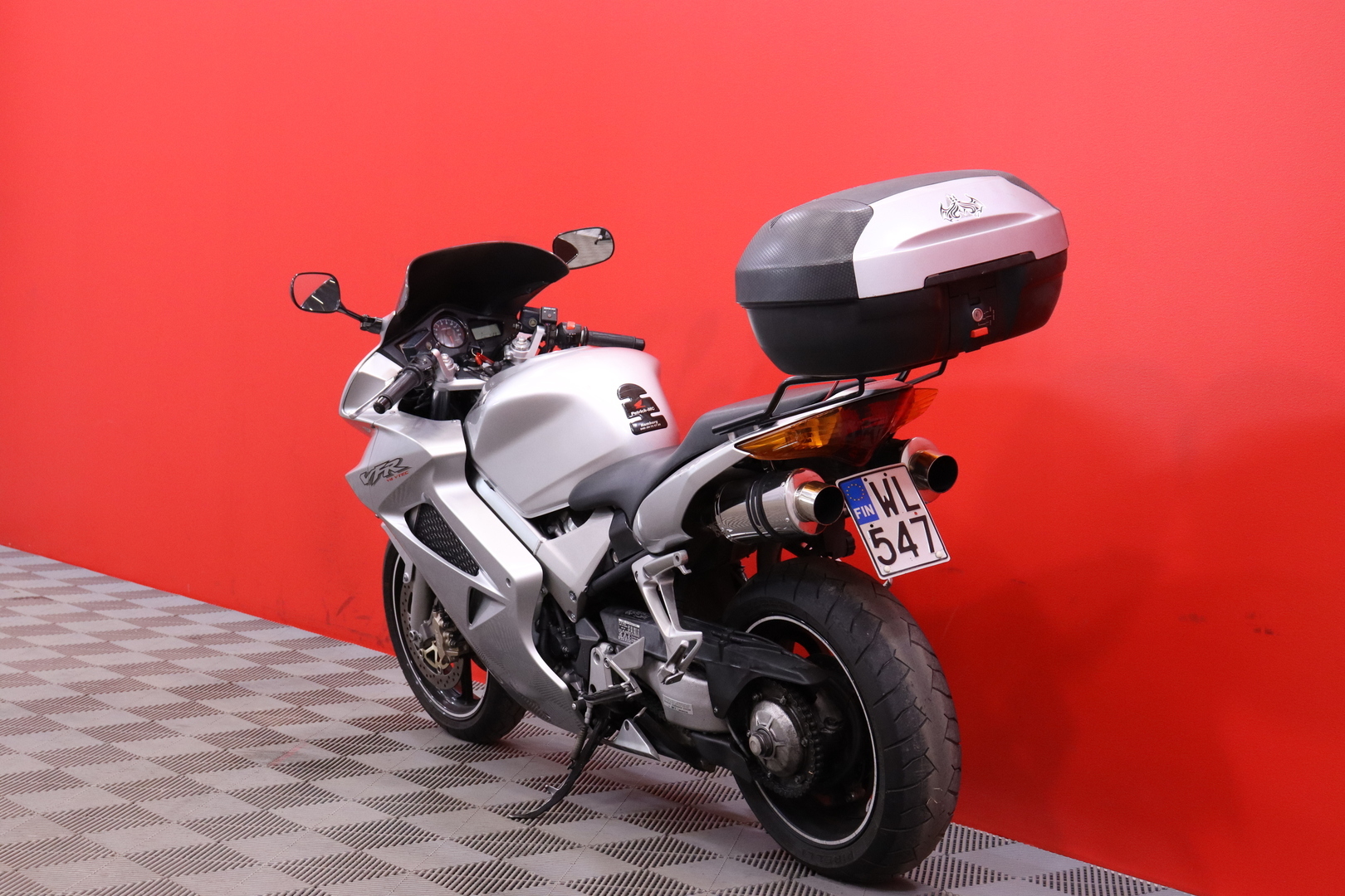 Honda - VFR - 800 VTEC // Huoltokirja / Delkevic / DCBS / Xenon / Kahvanlämmittimet / ABS // - Moottoripyörä