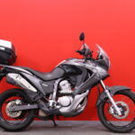 Honda - XL - 700 v Transalp // Suomi-pyörä / Huoltokirja / Takalaukku / Keskijalka // - Moottoripyörä