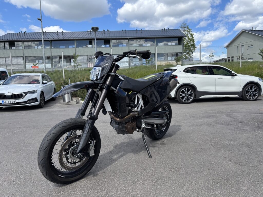 Husqvarna - 701 - Supermoto // Juuri saapunut! / Akrapovic / Brembo / ABS // Husqvarna - 701 - Supermoto // Juuri saapunut! / Akrapovic / Brembo / ABS // - Moottoripyörä