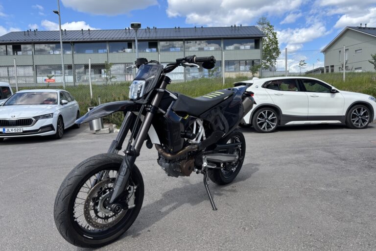 Husqvarna - 701 - Supermoto // Juuri saapunut! / Akrapovic / Brembo / ABS // - Moottoripyörä